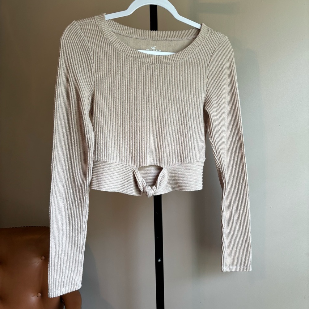Hollister Cream Cropped Tie-Front Hoodie
